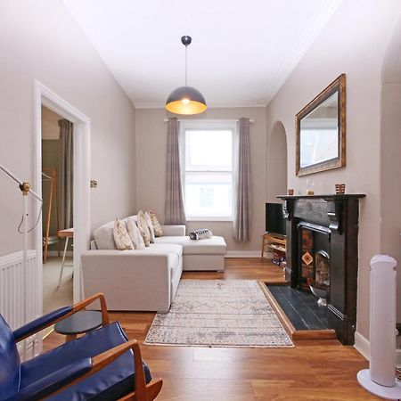 Fifth Quarter Apartment With Free Parking York Kültér fotó