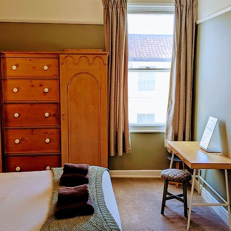 Fifth Quarter Apartment With Free Parking York Kültér fotó
