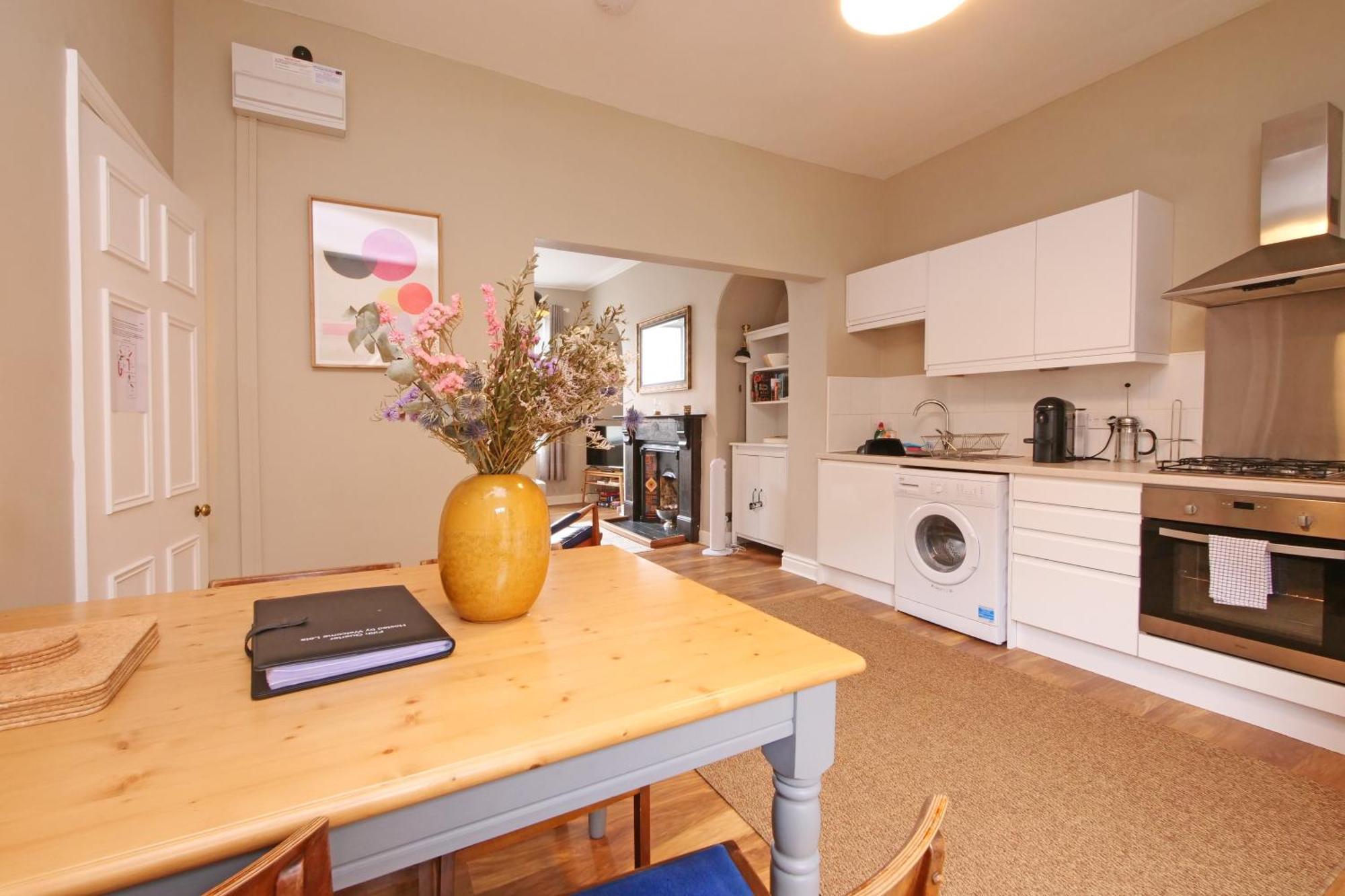 Fifth Quarter Apartment With Free Parking York Kültér fotó