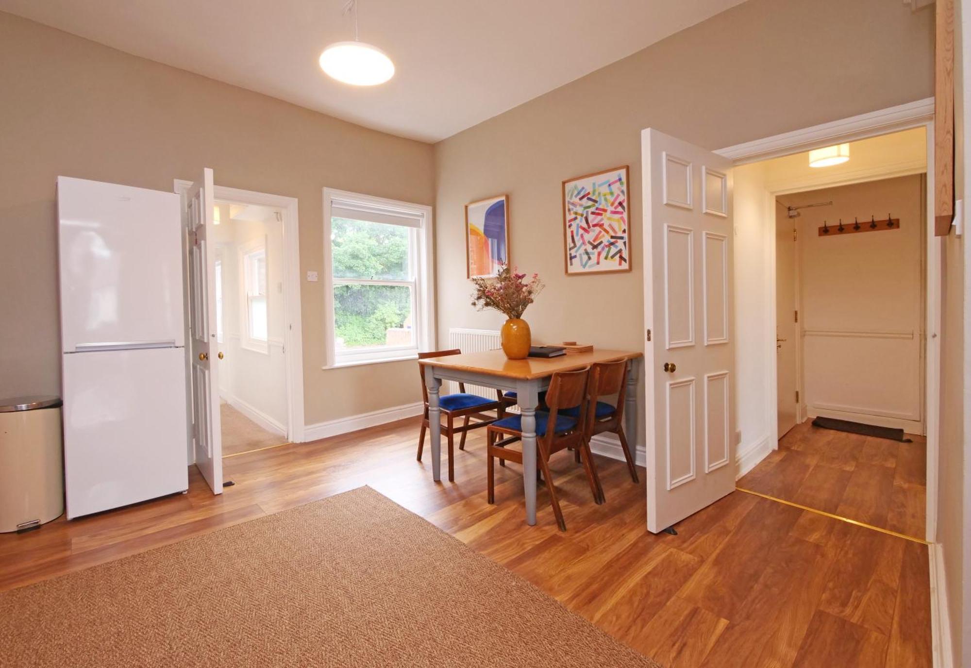 Fifth Quarter Apartment With Free Parking York Kültér fotó