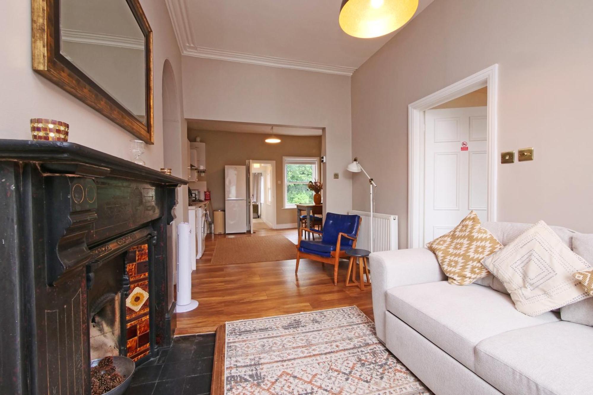 Fifth Quarter Apartment With Free Parking York Kültér fotó