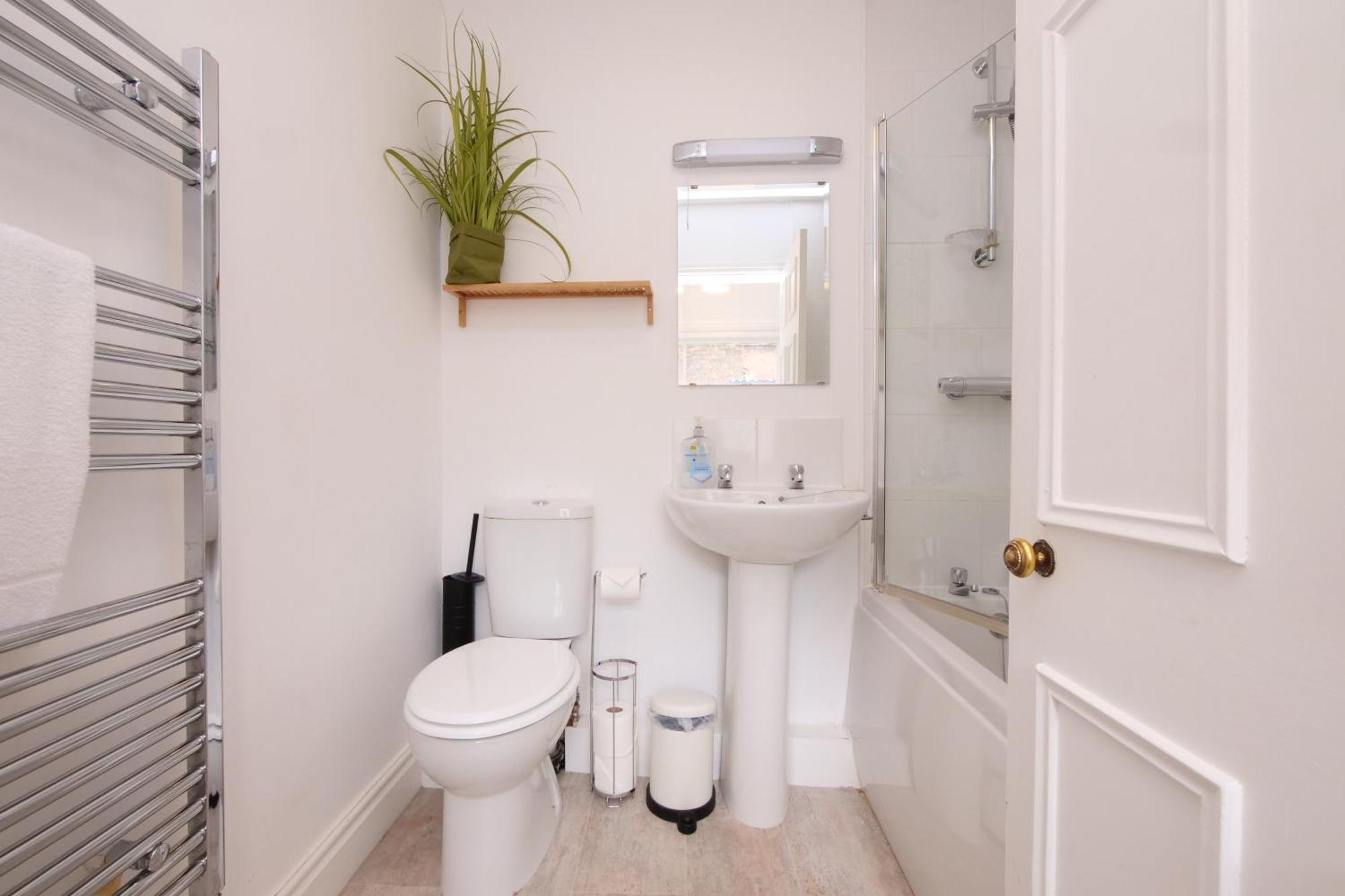 Fifth Quarter Apartment With Free Parking York Kültér fotó