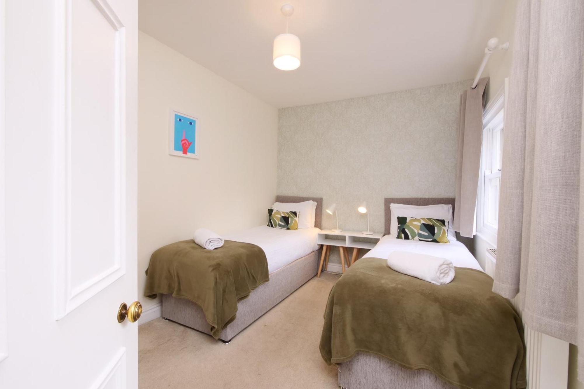 Fifth Quarter Apartment With Free Parking York Kültér fotó